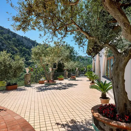 Villa Azzurra *